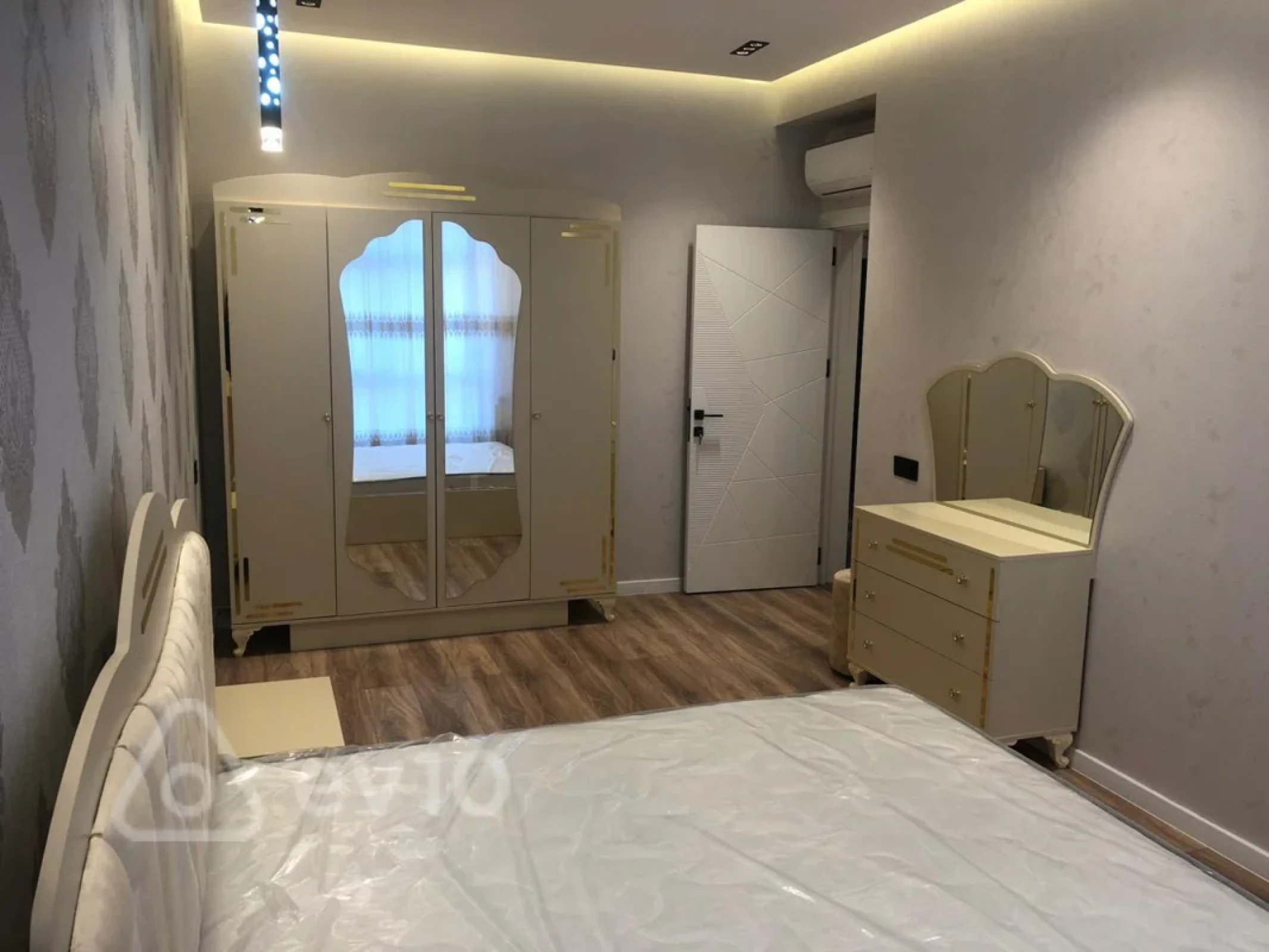 Kirayə verilir 3 otaqlı yeni tikili 95 m²