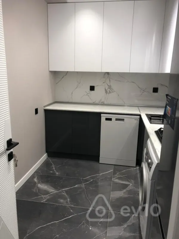Kirayə verilir 3 otaqlı yeni tikili 95 m²