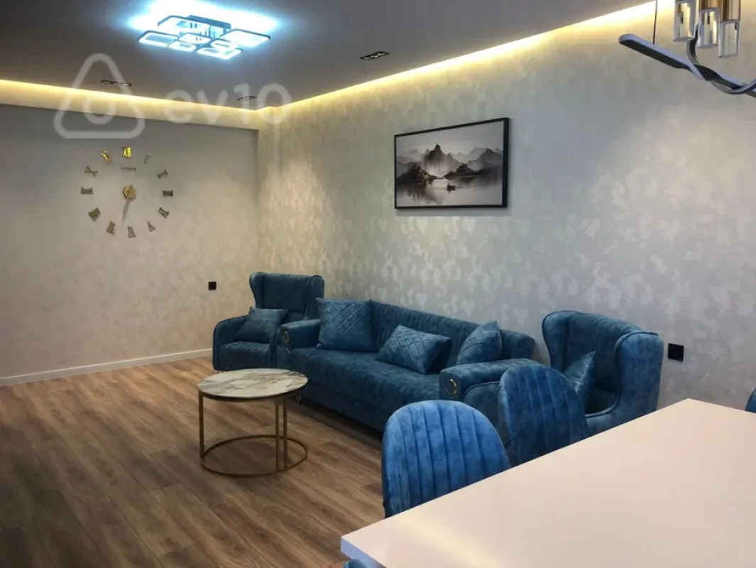 Kirayə verilir 3 otaqlı yeni tikili 95 m²