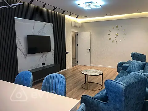 Kirayə verilir 3 otaqlı yeni tikili 95 m²