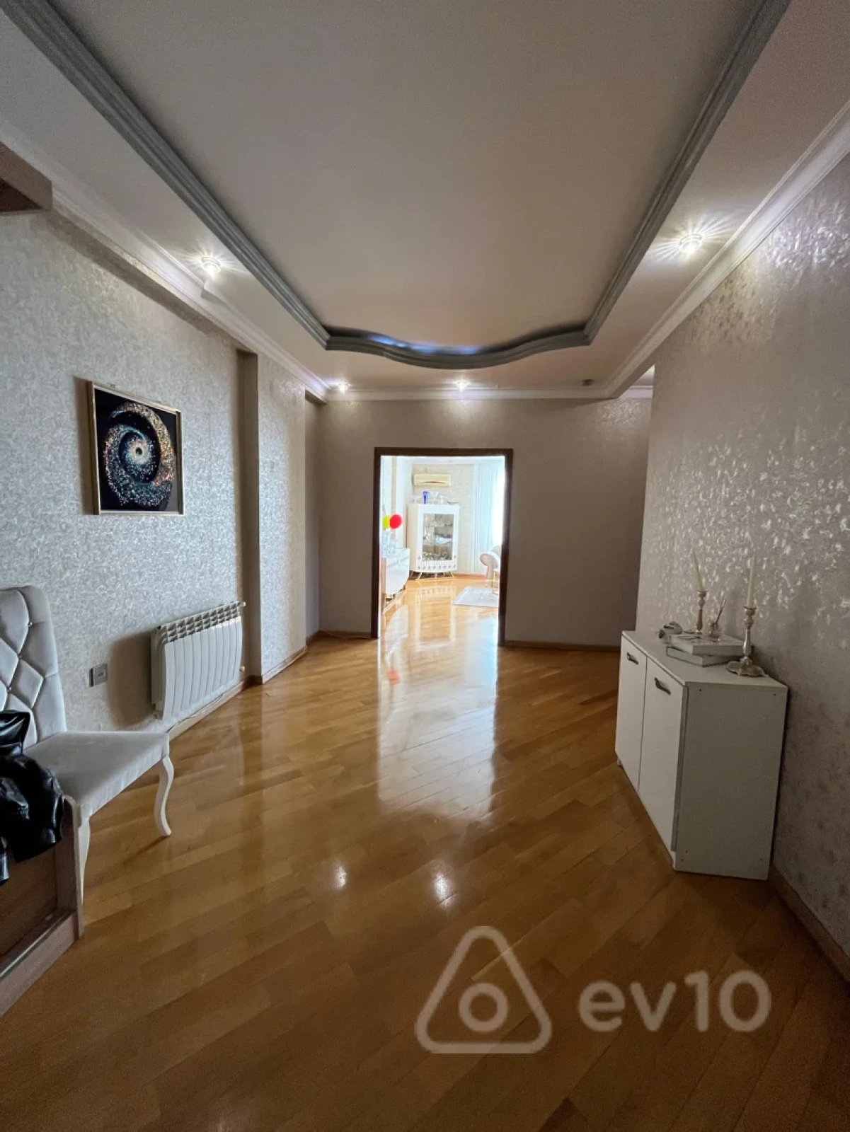 Satılır 3 otaqlı yeni tikili 136 m²