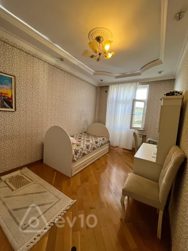 Satılır 3 otaqlı yeni tikili 136 m²