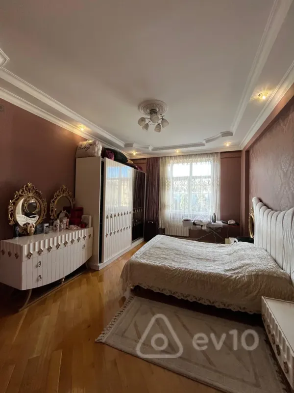 Satılır 3 otaqlı yeni tikili 136 m²