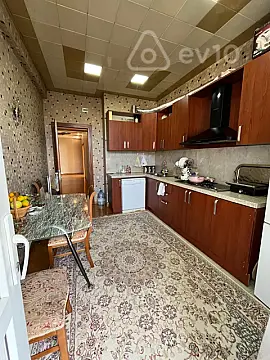 Satılır 3 otaqlı yeni tikili 136 m²