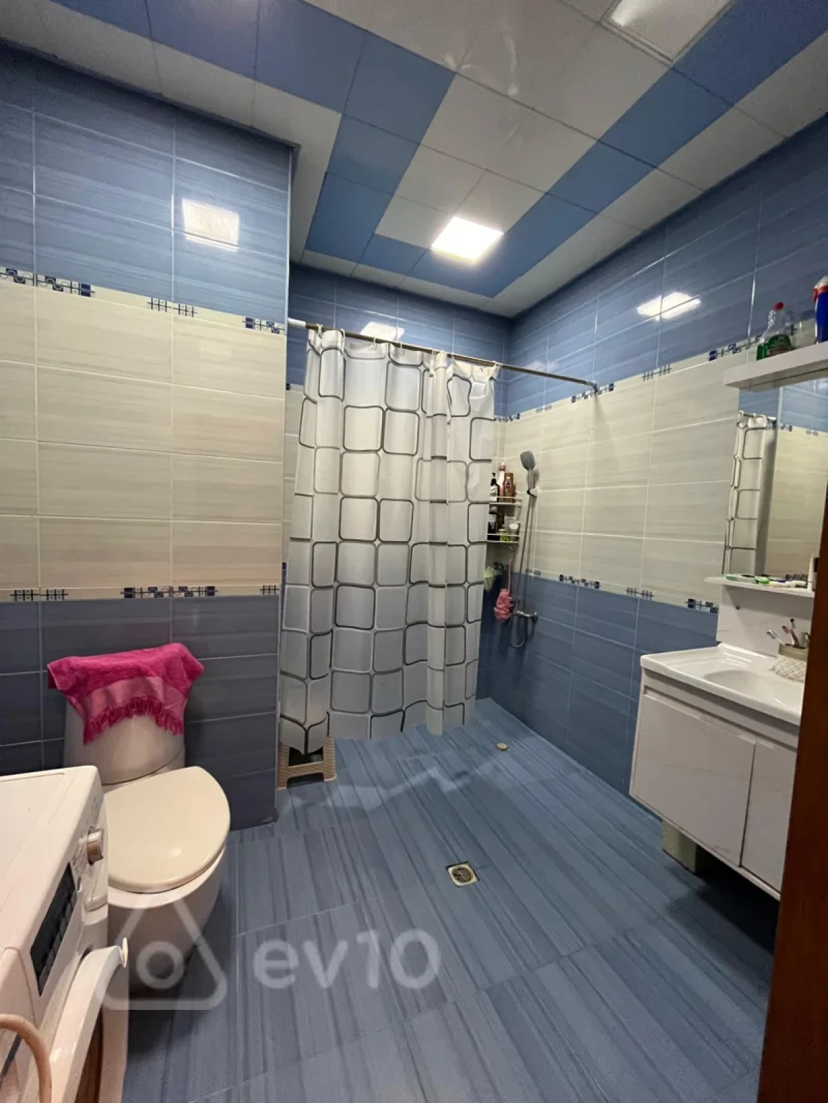 Satılır 3 otaqlı yeni tikili 136 m²