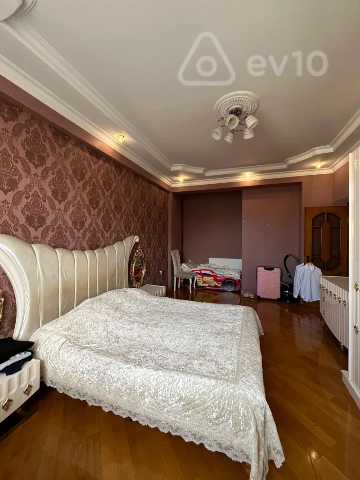Satılır 3 otaqlı yeni tikili 136 m²