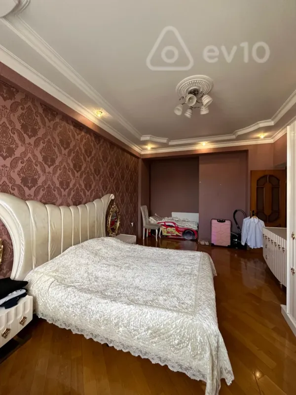 Satılır 3 otaqlı yeni tikili 136 m²