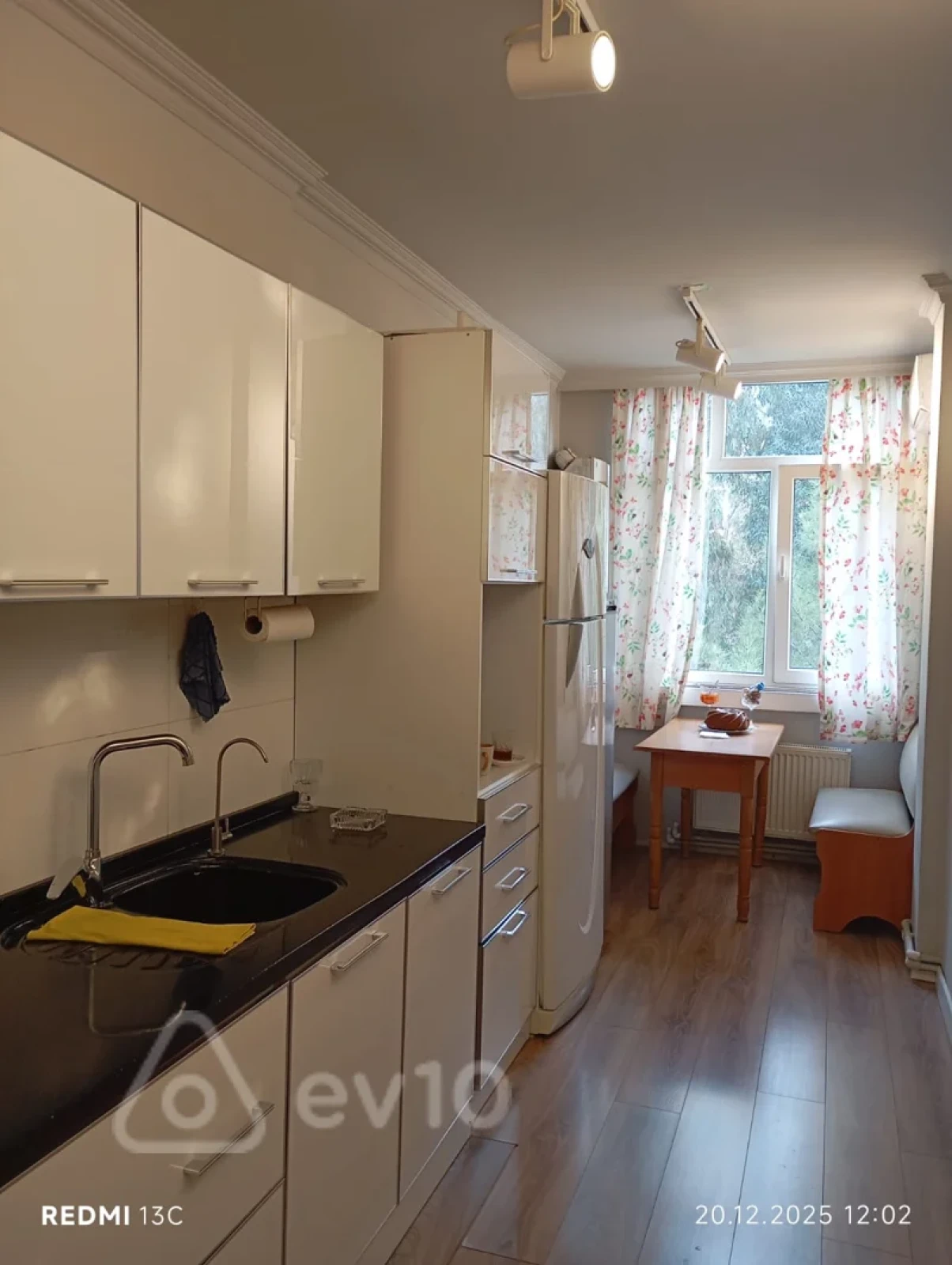 Satılır 4 otaqlı yeni tikili 110 m²