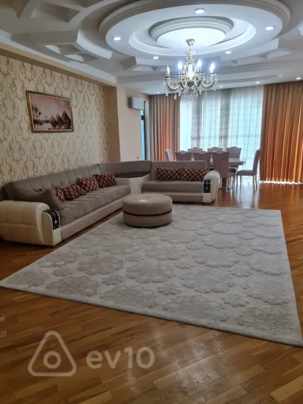 Kirayə verilir 4 otaqlı yeni tikili 230 m²