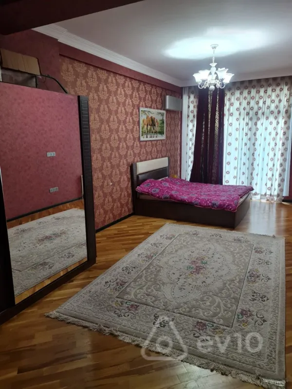 Kirayə verilir 4 otaqlı yeni tikili 230 m²