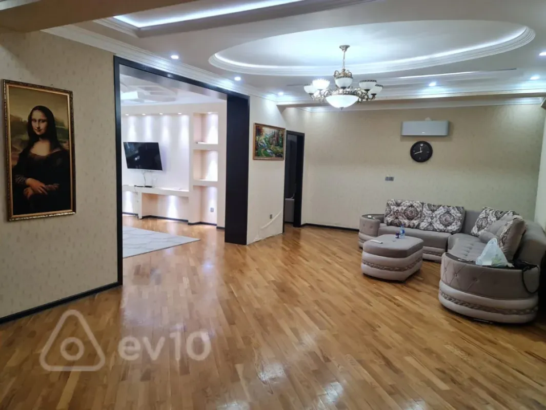 Kirayə verilir 4 otaqlı yeni tikili 230 m²