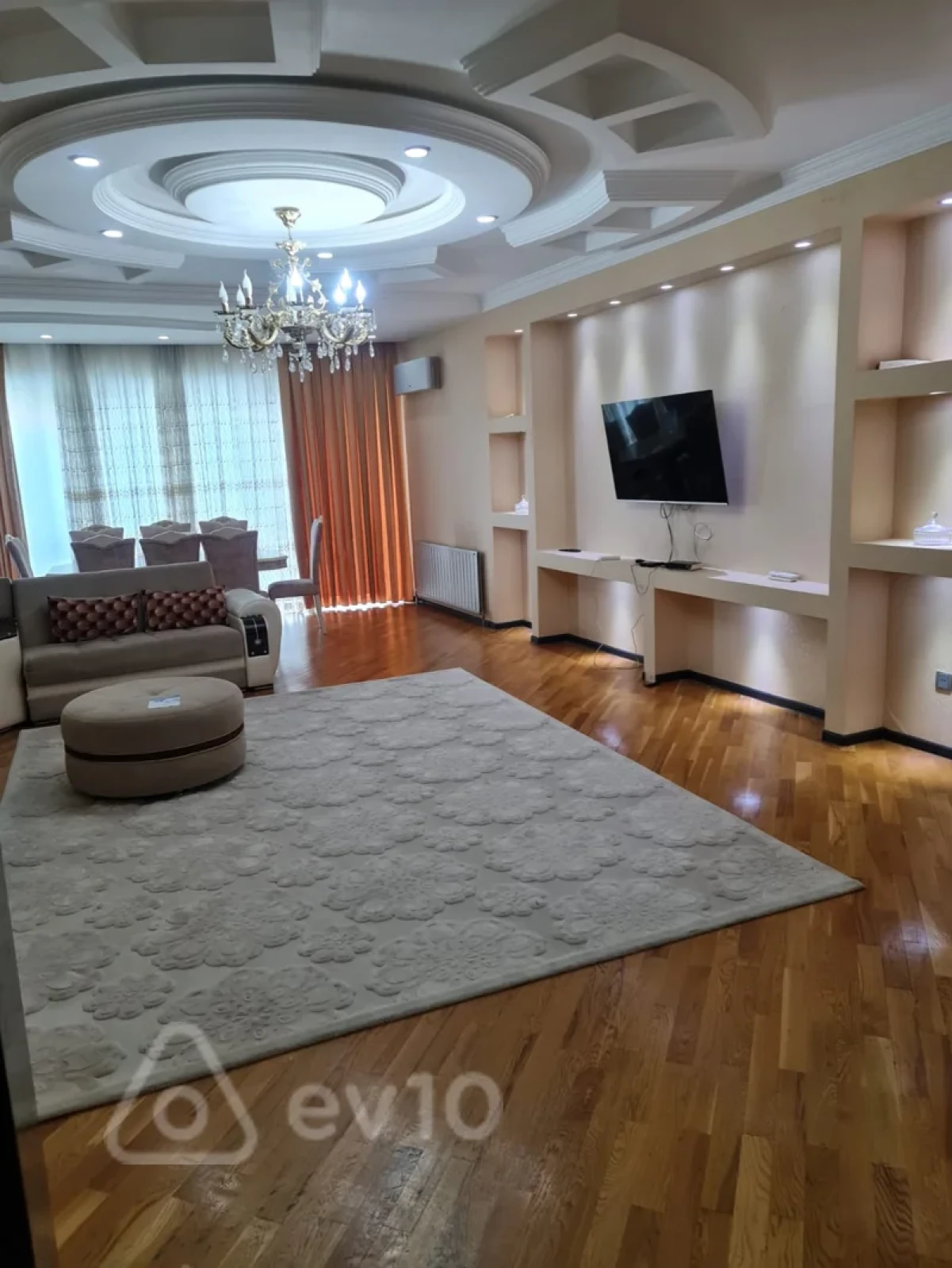 Kirayə verilir 4 otaqlı yeni tikili 230 m²