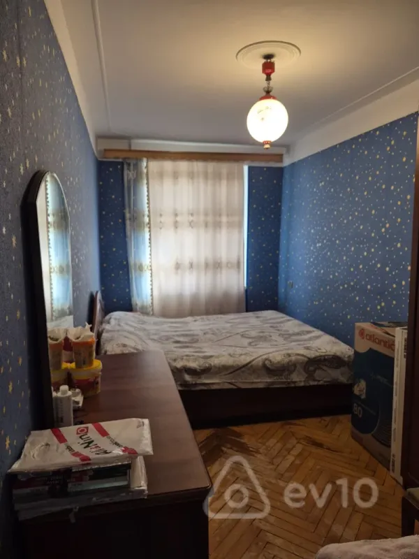 Satılır 3 otaqlı köhnə tikili 63 m²