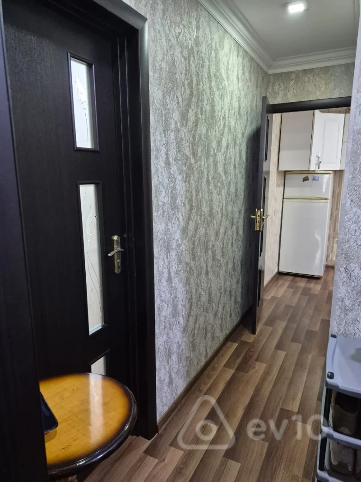 Satılır 3 otaqlı köhnə tikili 63 m²