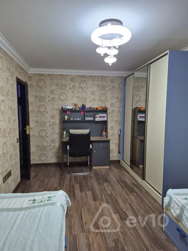 Satılır 3 otaqlı köhnə tikili 63 m²