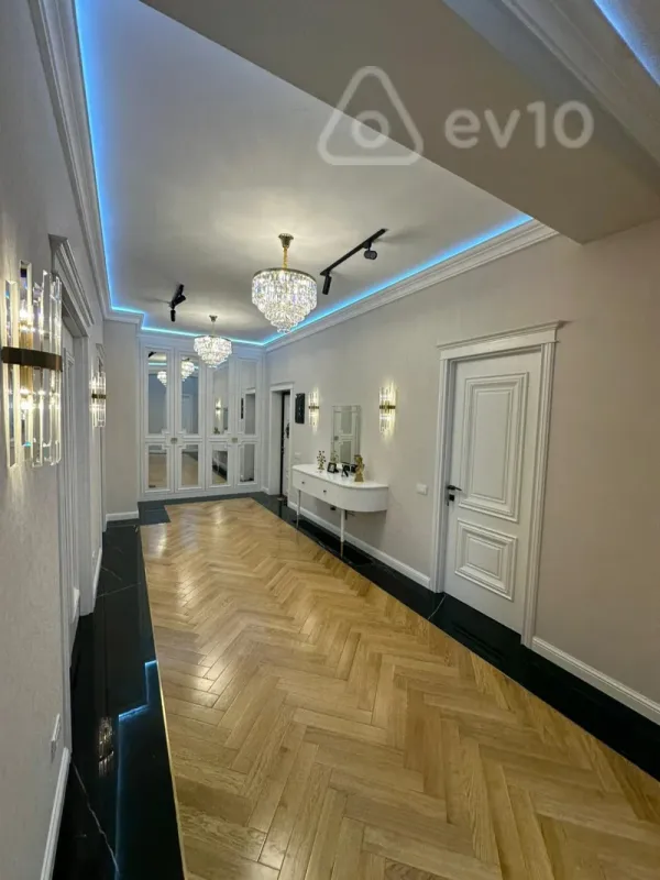 Satılır 3 otaqlı yeni tikili 147 m²