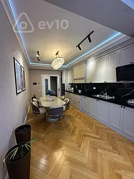 Satılır 3 otaqlı yeni tikili 147 m²