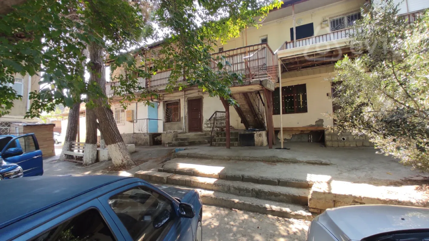 Satılır 2 otaqlı köhnə tikili 50 m²