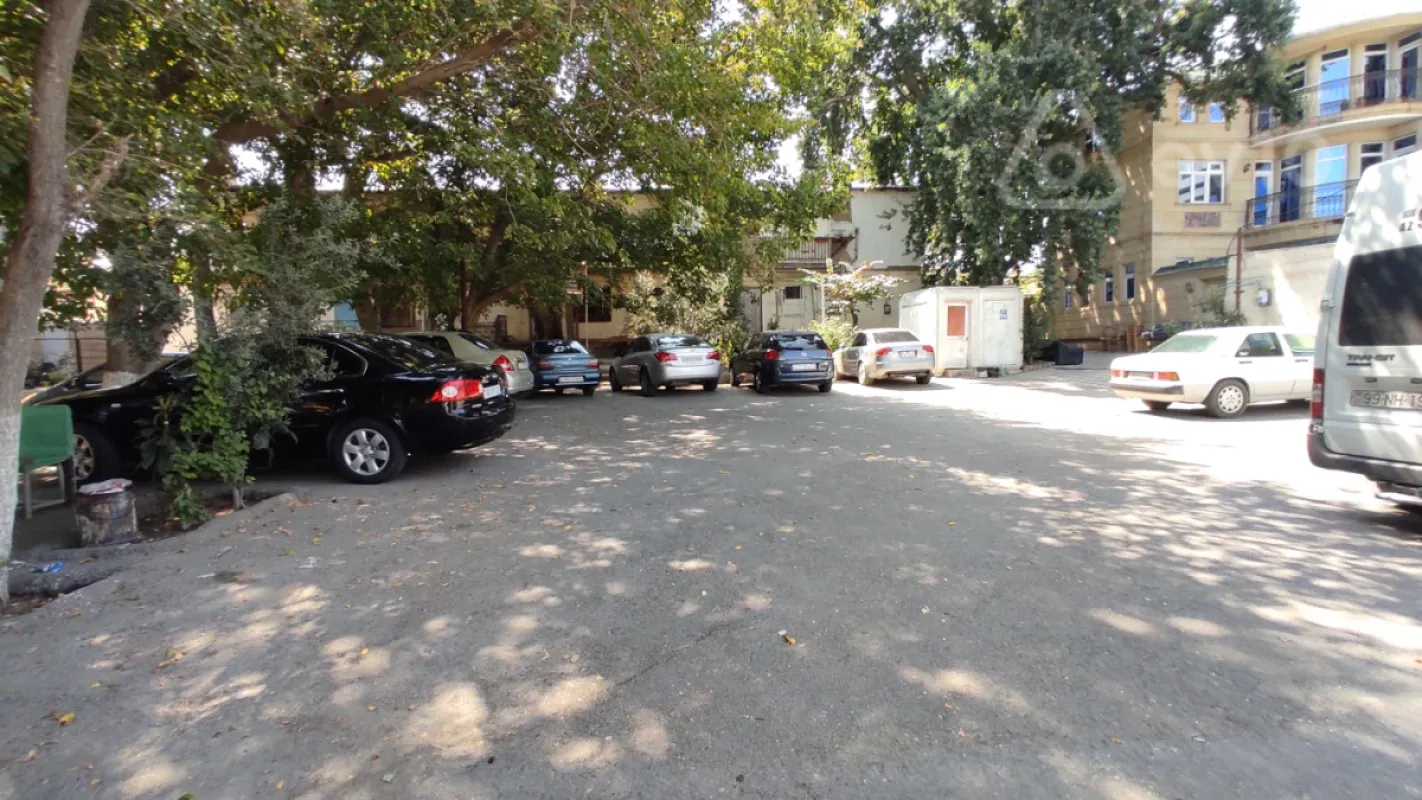 Satılır 2 otaqlı köhnə tikili 50 m²