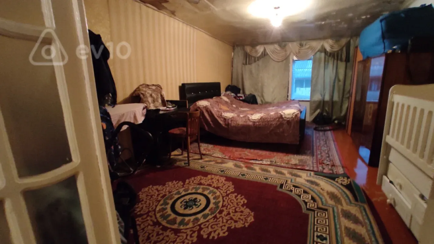 Satılır 2 otaqlı köhnə tikili 50 m²