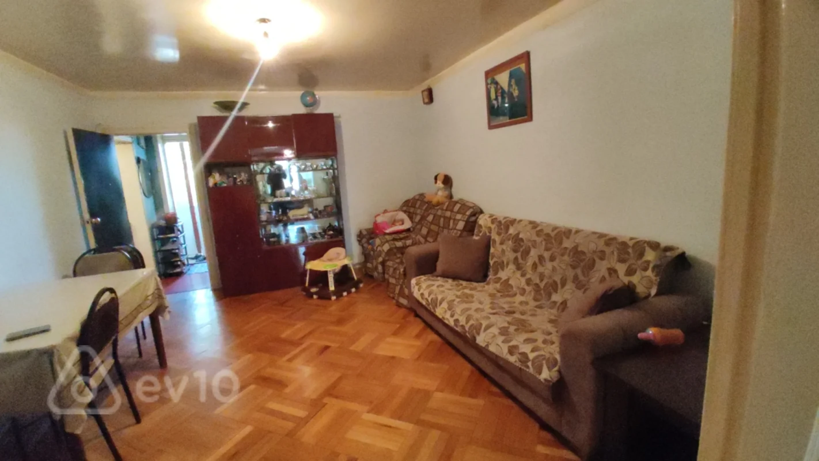 Satılır 2 otaqlı köhnə tikili 50 m²