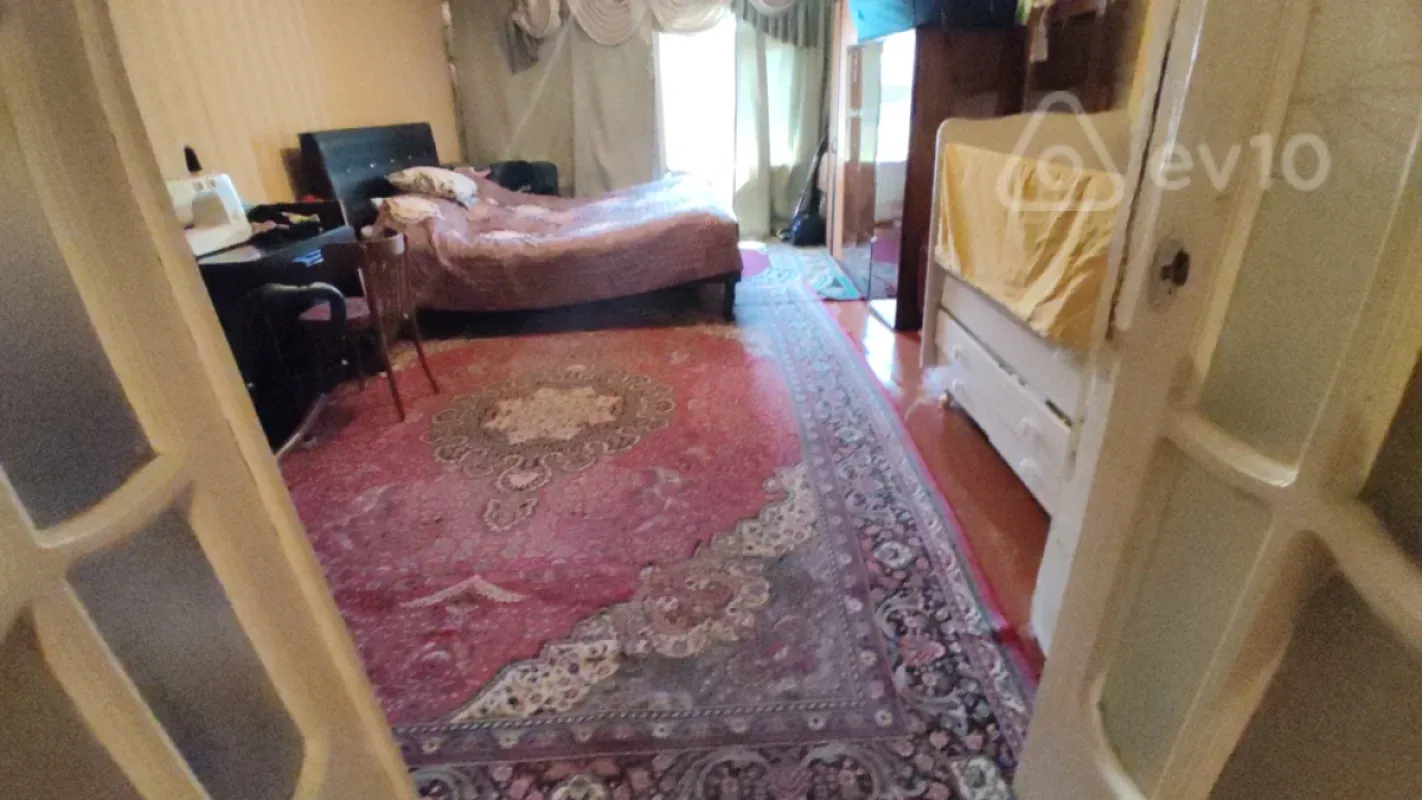 Satılır 2 otaqlı köhnə tikili 50 m²