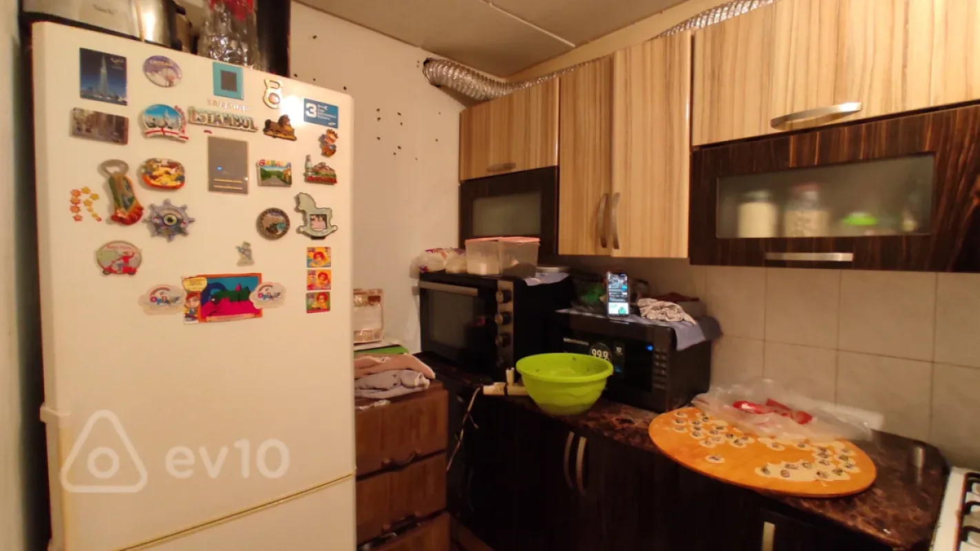 Satılır 2 otaqlı köhnə tikili 50 m²