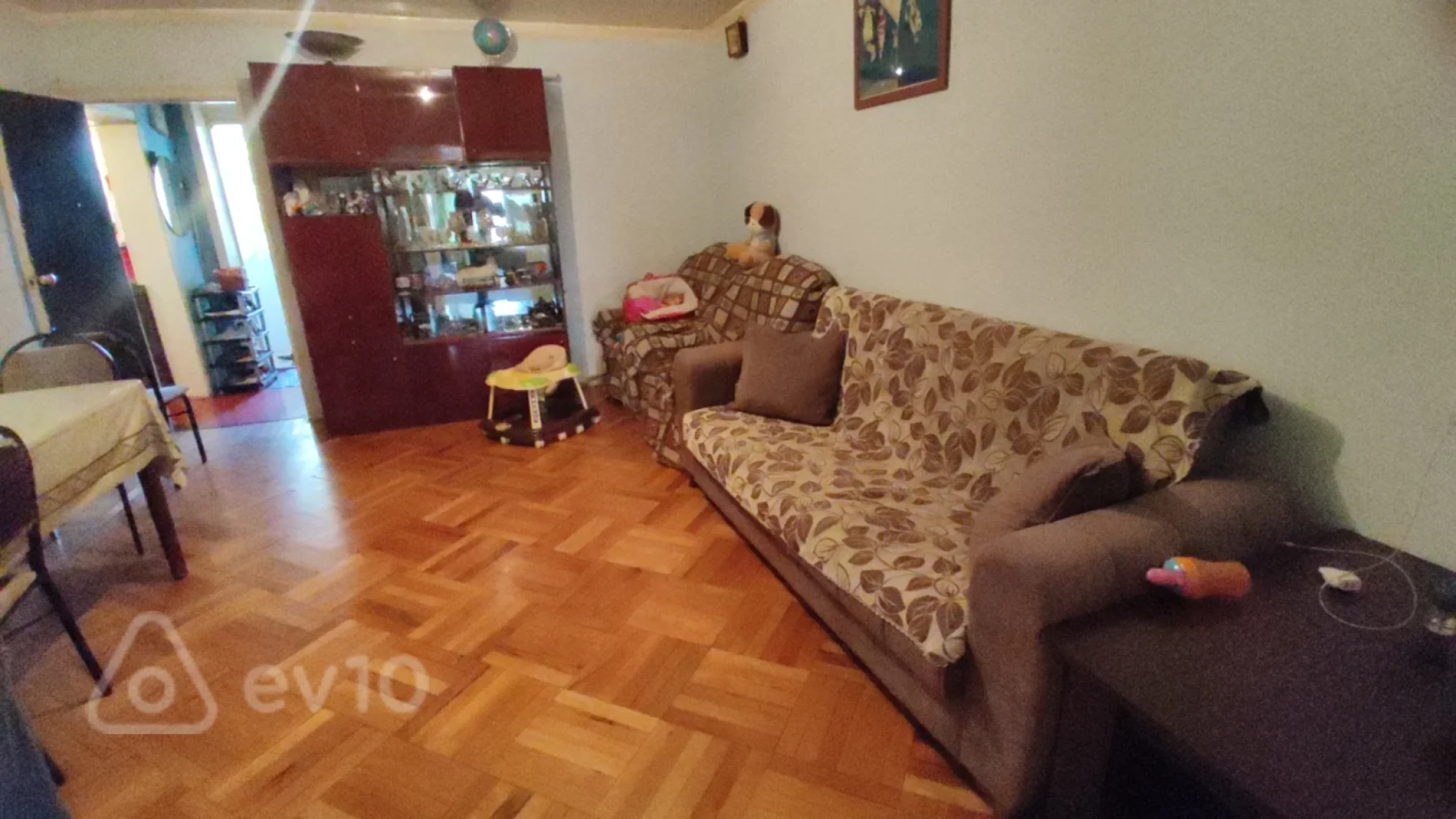 Satılır 2 otaqlı köhnə tikili 50 m²