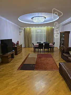 Kirayə verilir 4 otaqlı yeni tikili 140 m²