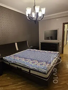 Kirayə verilir 4 otaqlı yeni tikili 140 m²