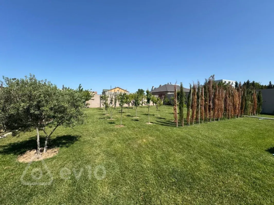 Satılır 8 otaqlı həyət evi 510 m²