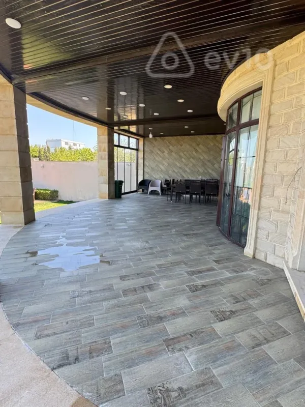 Satılır 8 otaqlı həyət evi 510 m²