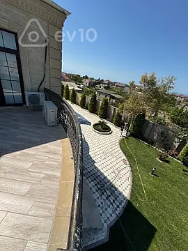 Satılır 8 otaqlı həyət evi 510 m²