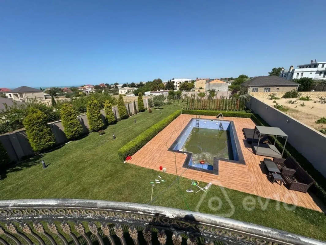 Satılır 8 otaqlı həyət evi 510 m²