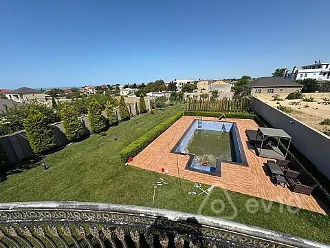 Satılır 8 otaqlı həyət evi 510 m²