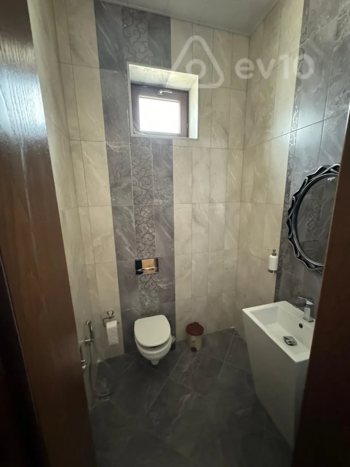 Satılır 8 otaqlı həyət evi 510 m²