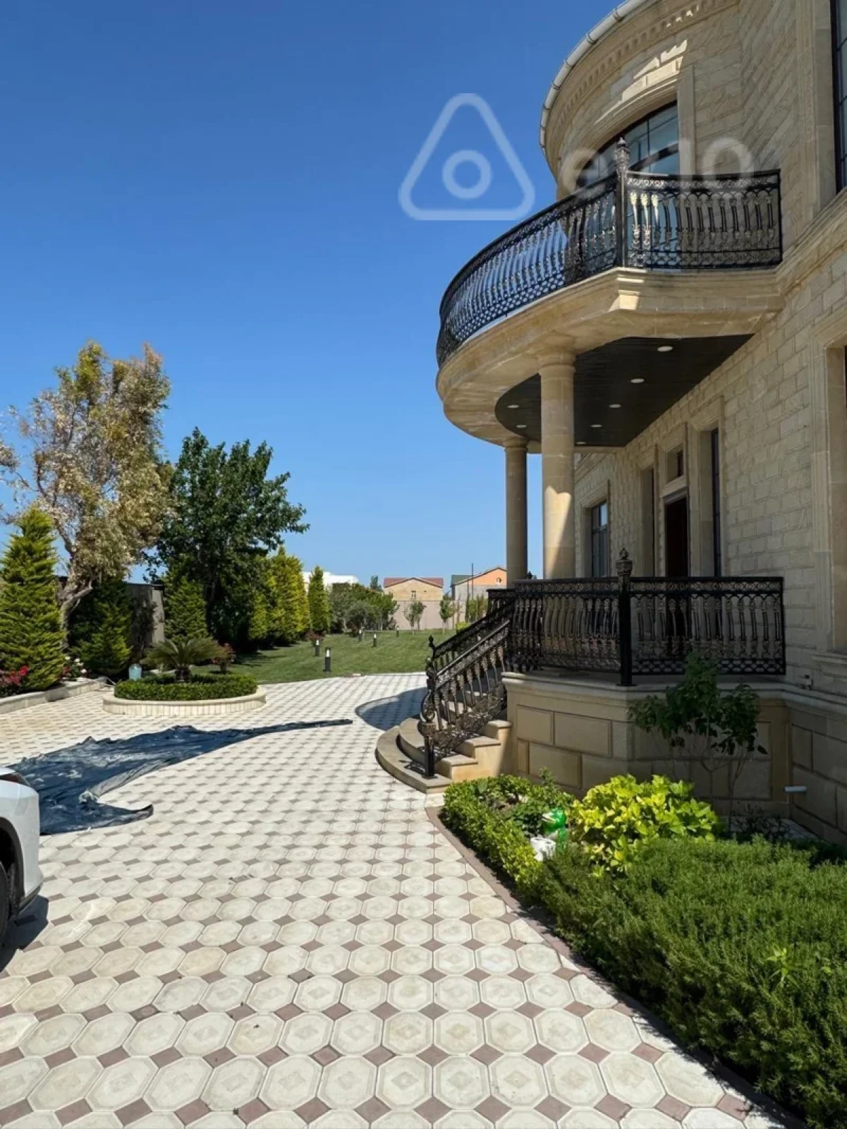 Satılır 8 otaqlı həyət evi 510 m²