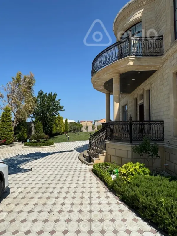 Satılır 8 otaqlı həyət evi 510 m²
