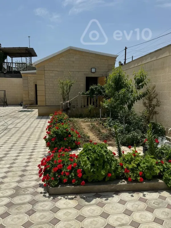 Satılır 8 otaqlı həyət evi 510 m²