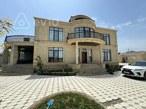 Satılır 8 otaqlı həyət evi 510 m²