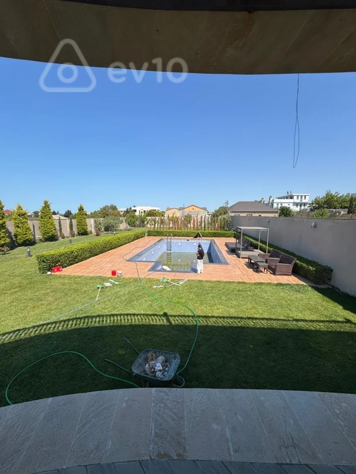 Satılır 8 otaqlı həyət evi 510 m²