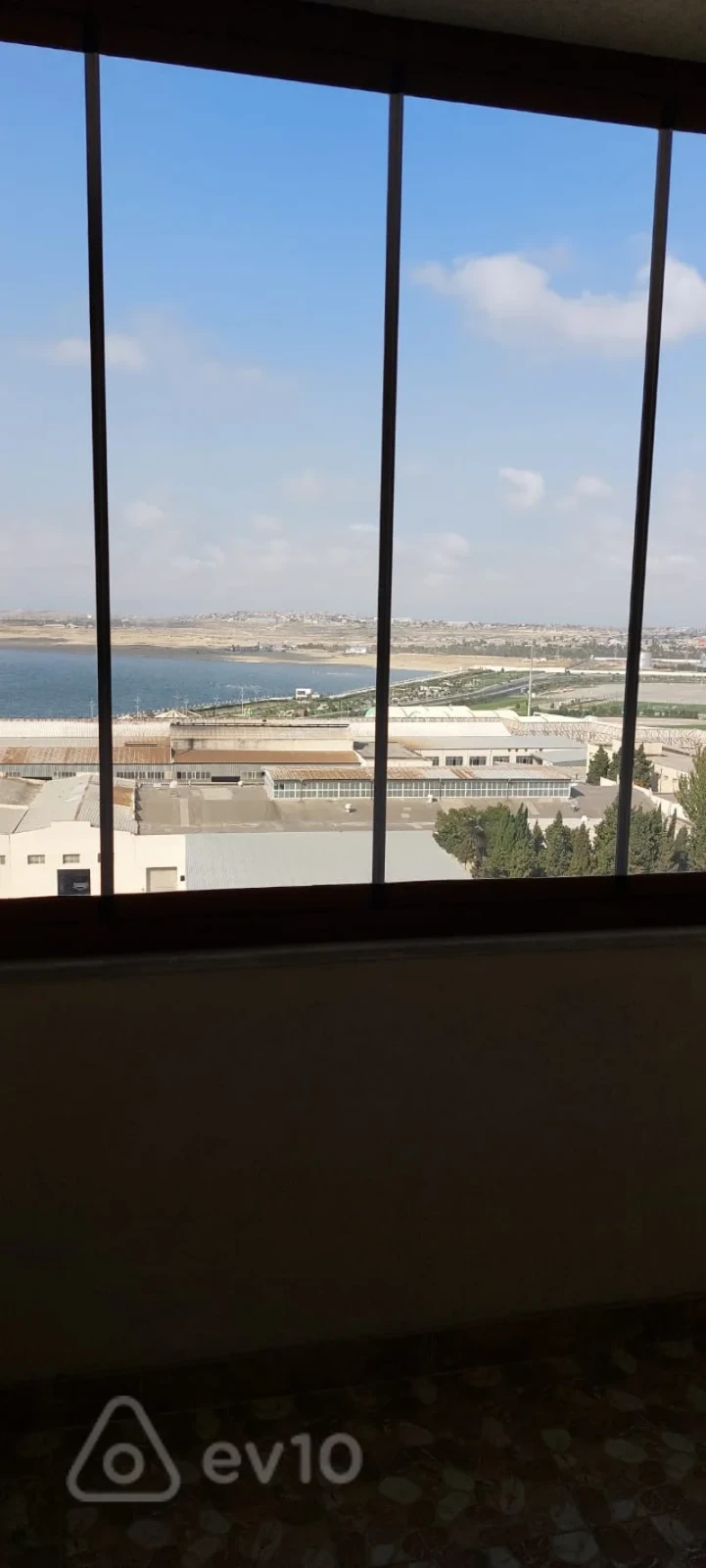 Kirayə verilir 3 otaqlı yeni tikili 136 m²