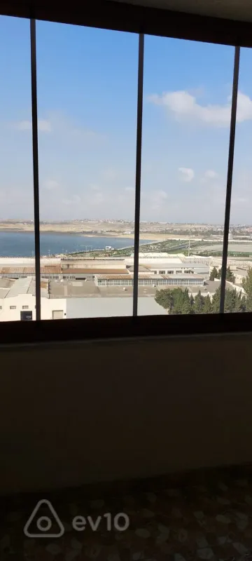 Kirayə verilir 3 otaqlı yeni tikili 136 m²