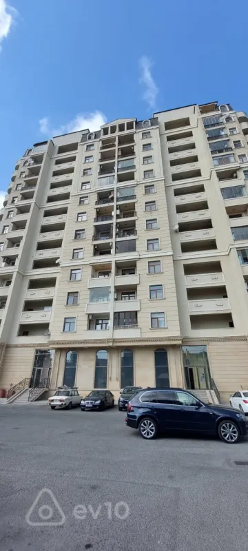 Kirayə verilir 3 otaqlı yeni tikili 136 m²