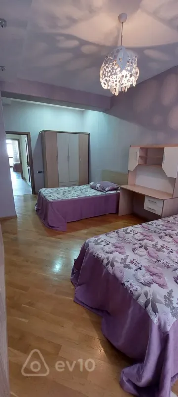 Kirayə verilir 3 otaqlı yeni tikili 136 m²