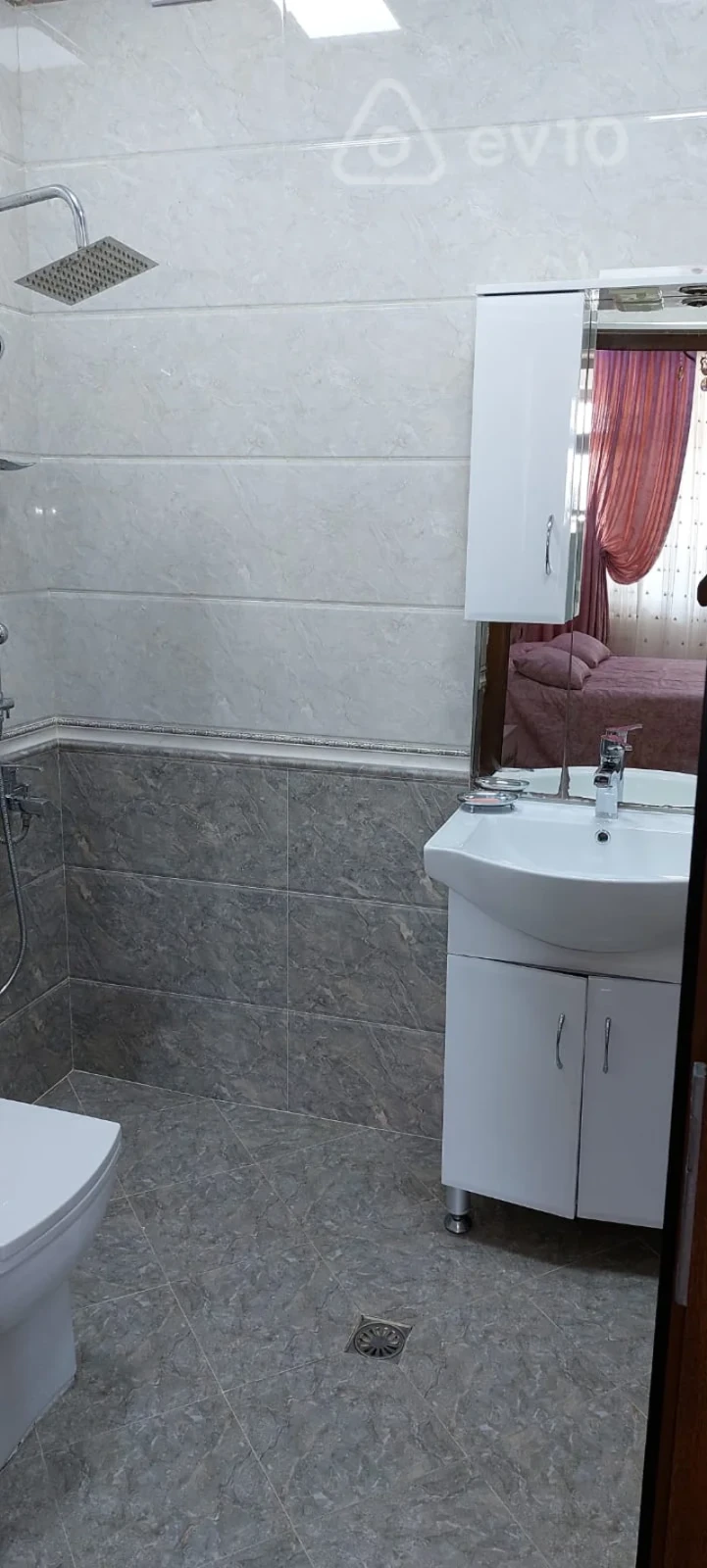 Kirayə verilir 3 otaqlı yeni tikili 136 m²