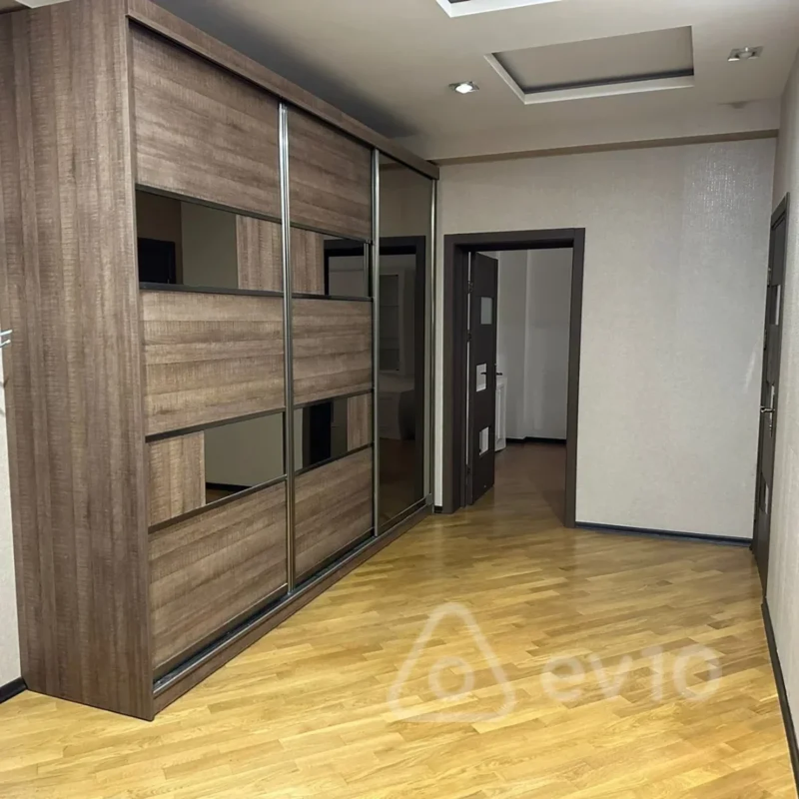 Kirayə verilir 3 otaqlı yeni tikili 100 m²