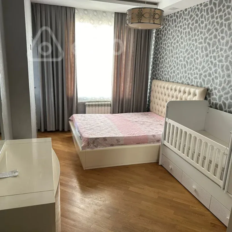 Kirayə verilir 3 otaqlı yeni tikili 100 m²