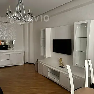 Kirayə verilir 3 otaqlı yeni tikili 100 m²