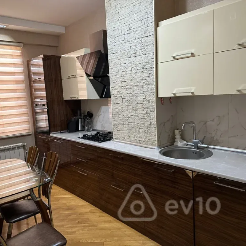 Kirayə verilir 3 otaqlı yeni tikili 100 m²